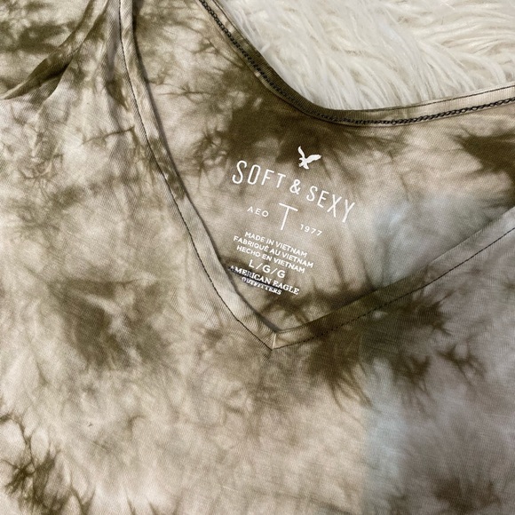 American eagle outfitters Olive off the shoulder soft and sexy Tee Size large - Picture 4 of 5